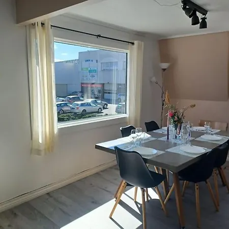 アパート For 5 Gjester 10min Buss Til Sentrum スタヴァンゲル